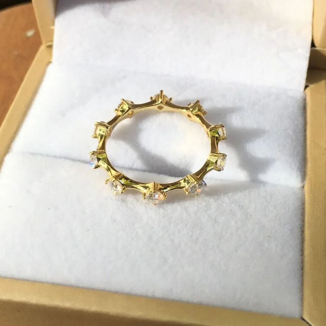 /public/photos/live/Delicate Bubble Moissanite Stackable Wedding Band  681 (5).webp